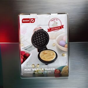 Dash Bunny Mini Waffle Maker Pink 4" Cooking Surface Non-stick 350 Watts